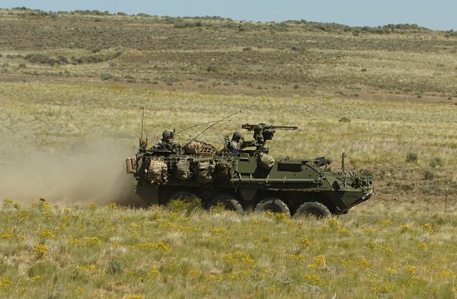 Joldiers train on new Strykers