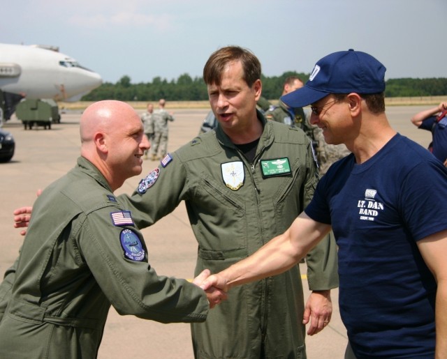 Lt. Dan, meet Capt. Sandt