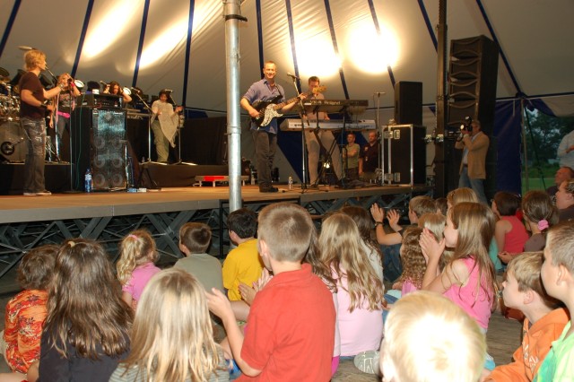 Lt. Dan Band puts the kids up front