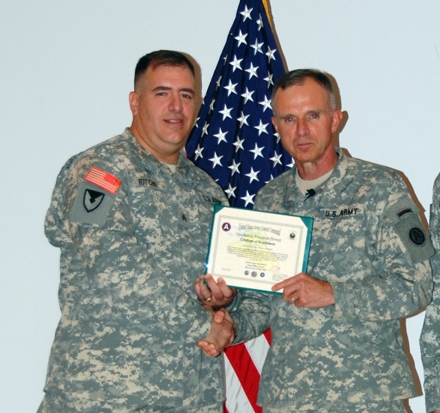 Redstone Arsenal citizen Soldier reenlists in Kuwait