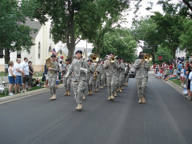 85th Division Band celebrates Independence Day at Hinsdale Parade