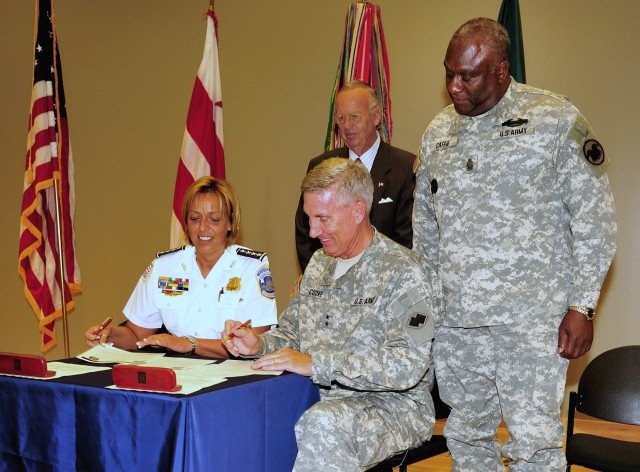 Army Reserve, D.C. Police sign partnership