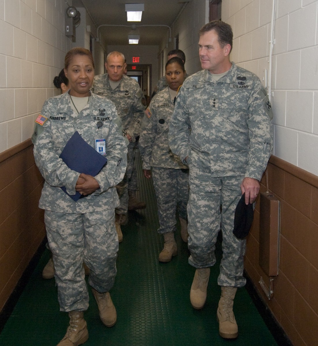 8th USA Commander tours Yongsan Readiness Center barracks | Article ...