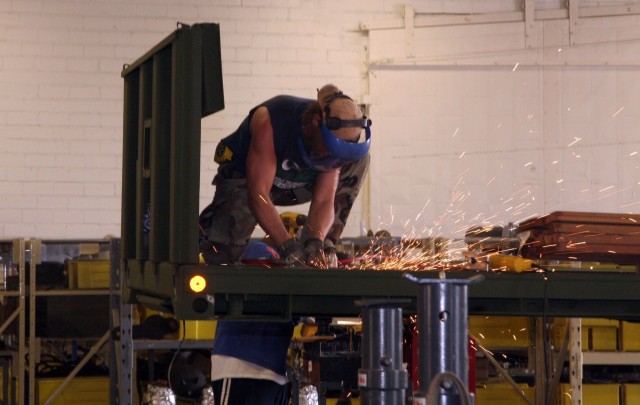 Bronze Shingo Medallion Awardee: Red River Army Depot&#039;s Trailer Production Line