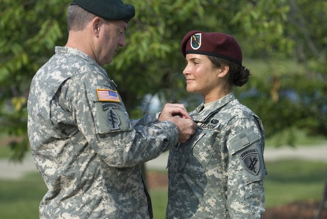 Captain Laura Peters receives State Department Award