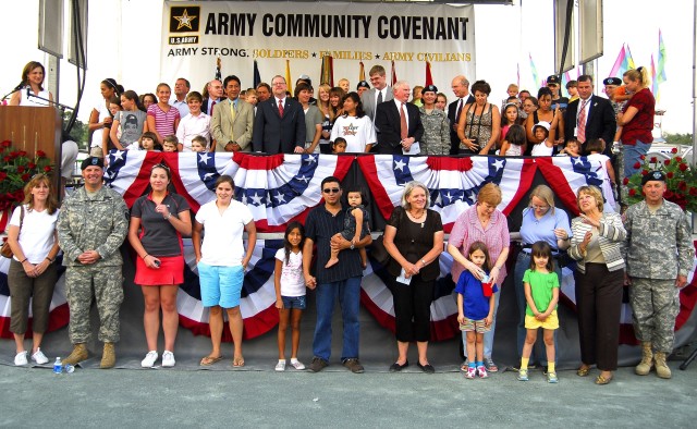 Arlington County, Fort Myer sign &#039;Community Covenant