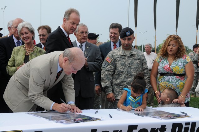 Army Community Covenant signing at Fort Riley