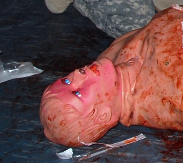 Army Materiel Command Soldiers, civilians learn combat medical skills