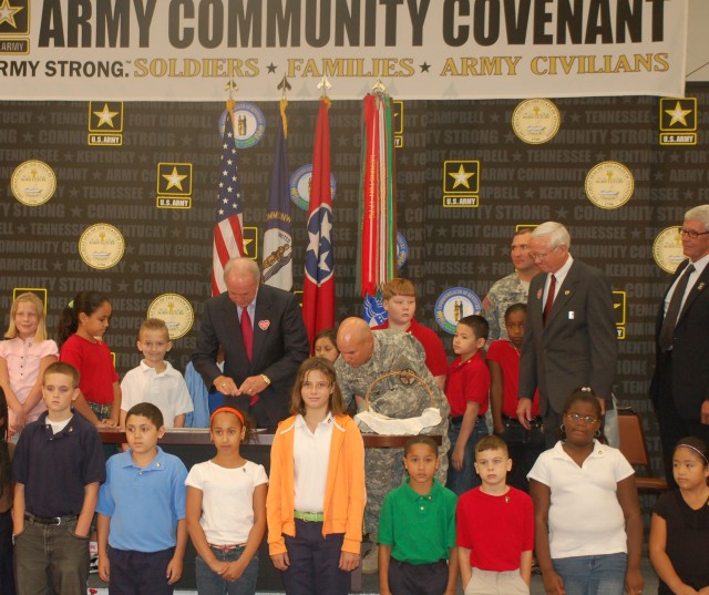 Army Community Covenant Signing Ceremony 22 Aug.