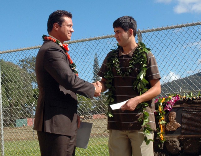 ROTC cadet receives Nainoa Hoe scholarship