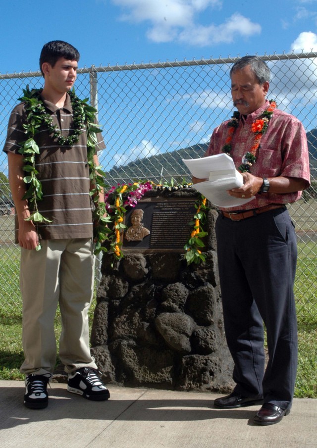 ROTC cadet receives Nainoa Hoe scholarship