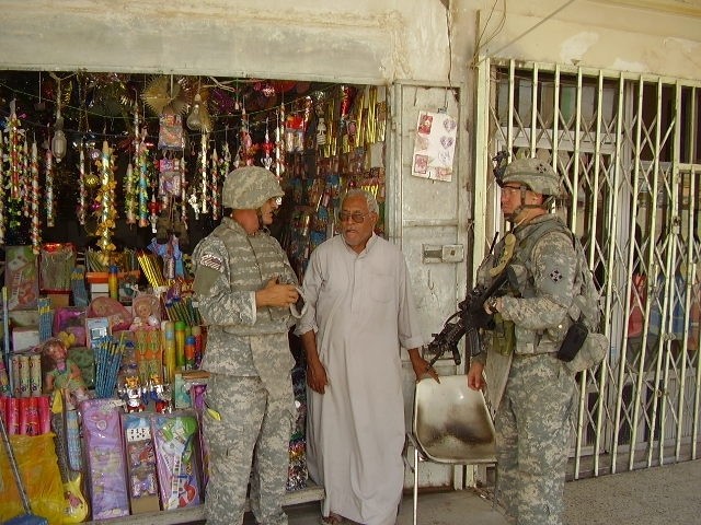 Soldiers Reopen Road, Stimulate Business in Iraqi Market