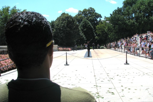 Carr at Tomb of Unknowns