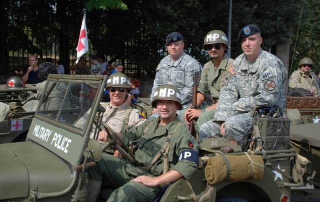 Livorno troops participate in Lucca liberation ceremonies