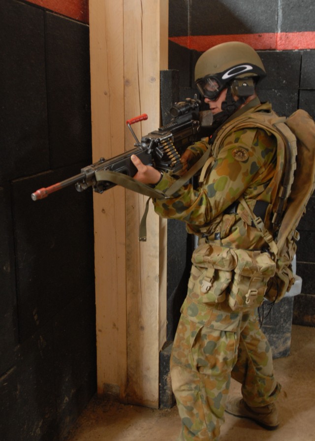 Australians train on U.S. MOUT site