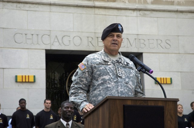 Gen. Wallace Speaks at Service Recognition Ceremony