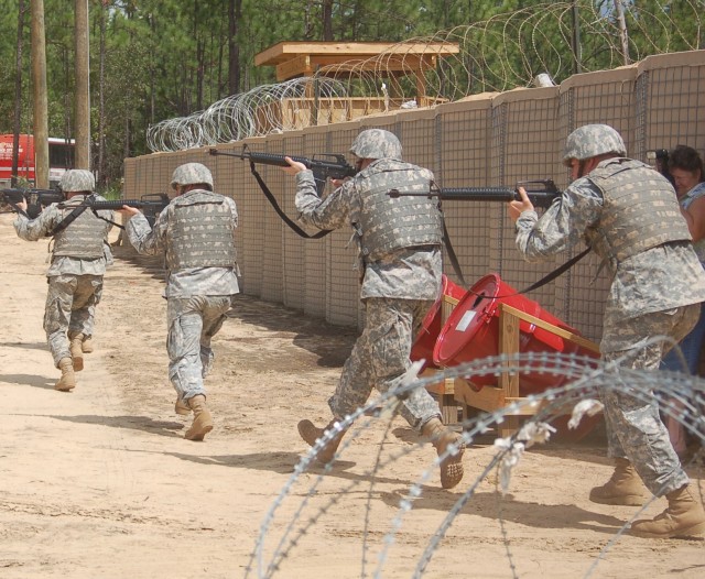 Signal veterans glimpse surprise warfare training-1