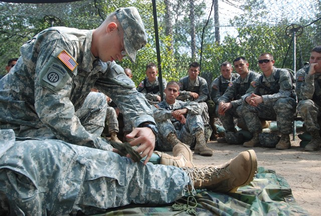 Paratroopers compete for the Expert Infantry Badge