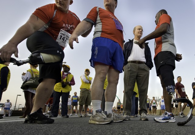 Secretary Geren at 2008 Army Ten-Miler