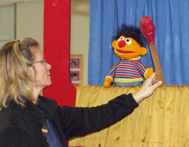 Kaiserslautern fire department enlists &#039;Bert, Ernie&#039; for fire safety