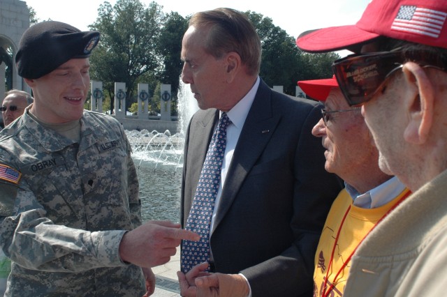 Distinguished Veterans at Memorial
