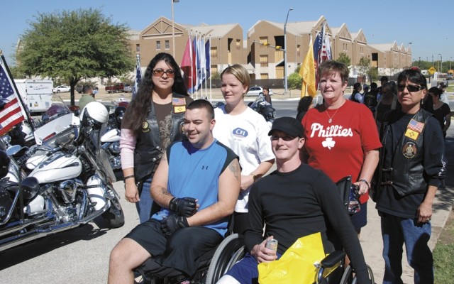 Motorcyclists Support Wounded Warriors