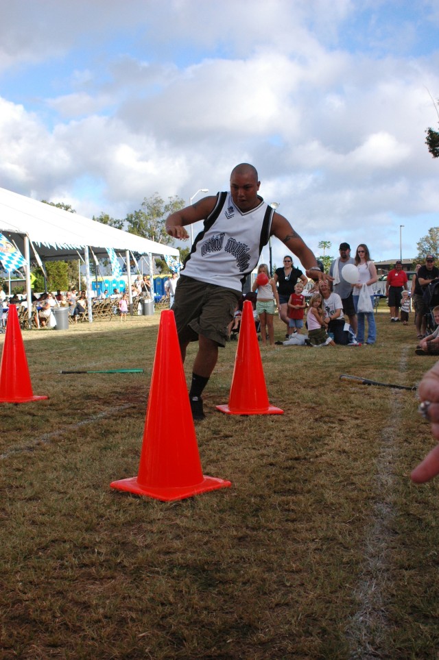 Thousands flock to Schofield for Oktoberfest 2008