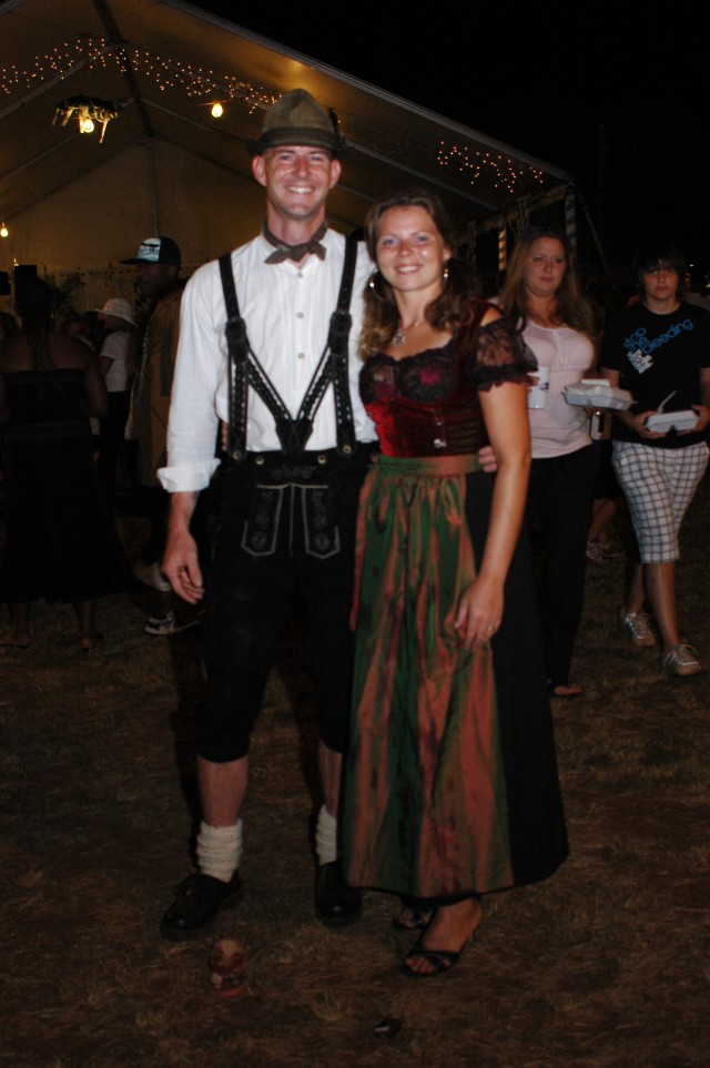 Thousands flock to Schofield for Oktoberfest 2008