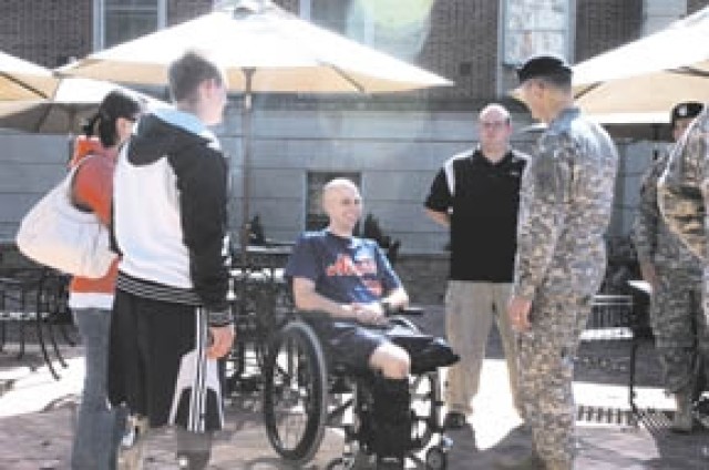 3rd ID visits Walter Reed