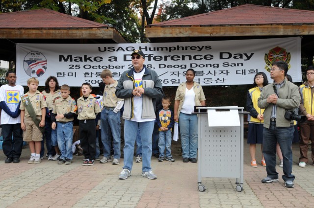 Humphreys volunteers Make a Difference at Pyeongtaek city park