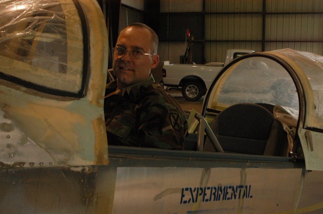 Fort Polk Airman builds airplane