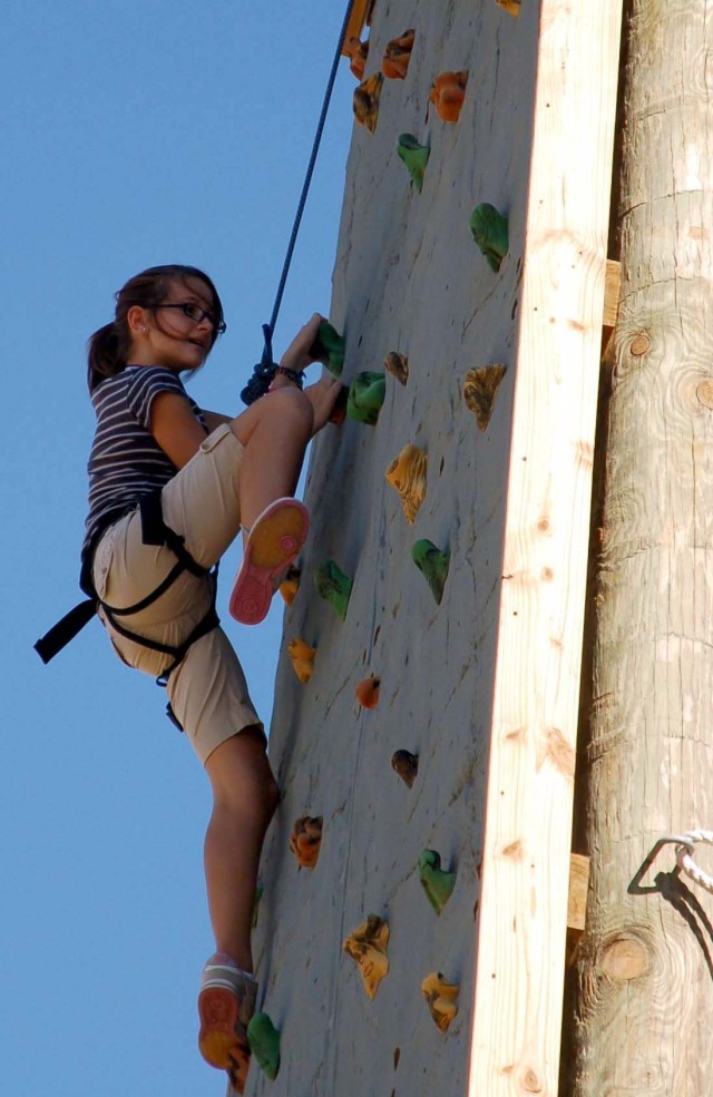 Fort Bliss&#039; USASMA family fall festival