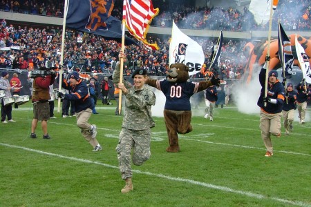 File:Military service members honored during Chicago Bears game  141116-A-TI382-437.jpg - Wikimedia Commons