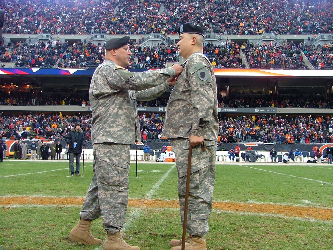 Chicago Bears honor service members for Veterans Day