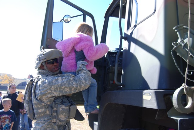 Fort Bliss Soldiers partner with local schools