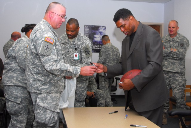 Herschel Walker speaks to Fort Bliss Soldiers about mental health