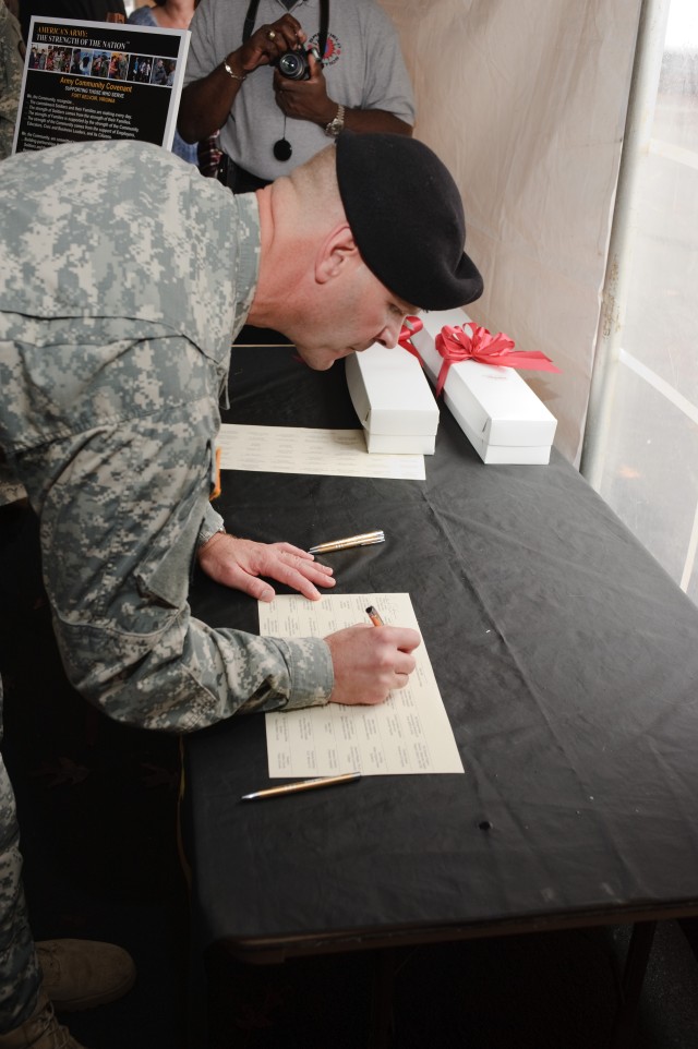Fort Belvoir Army Community Covenant signing