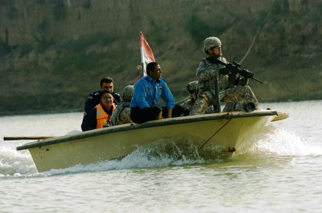 IPs, MPs perform combined river patrol, first in Kut