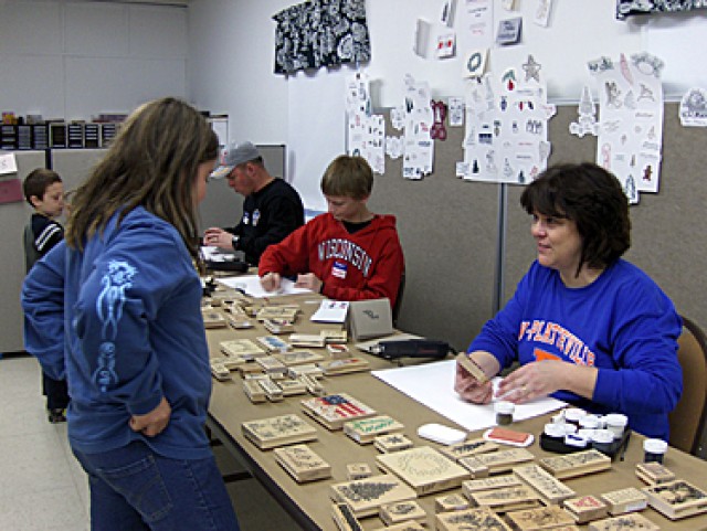 Fort McCoy holiday card workshop