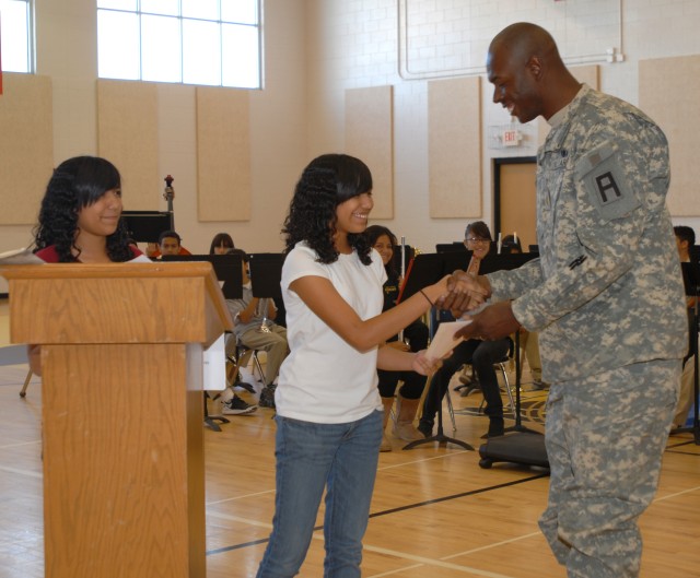 Fort Bliss Soldiers honored by local students