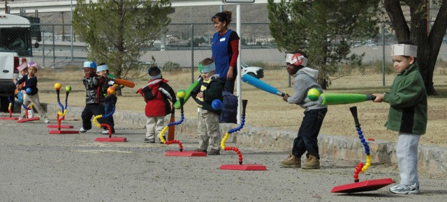Fort Bliss children celebrate not smoking
