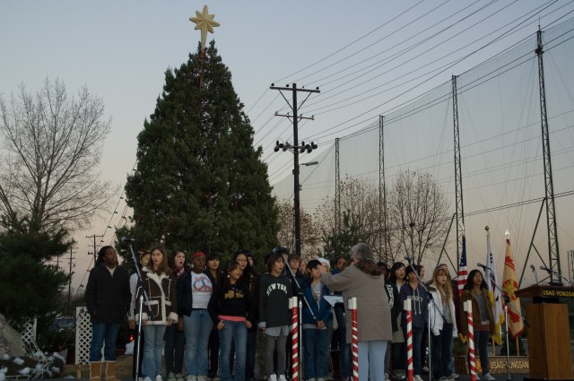 Yongsan lights holiday spirit