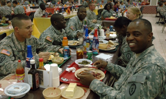 25th ID Soldier Enjoys Thanksgiving with Army Family