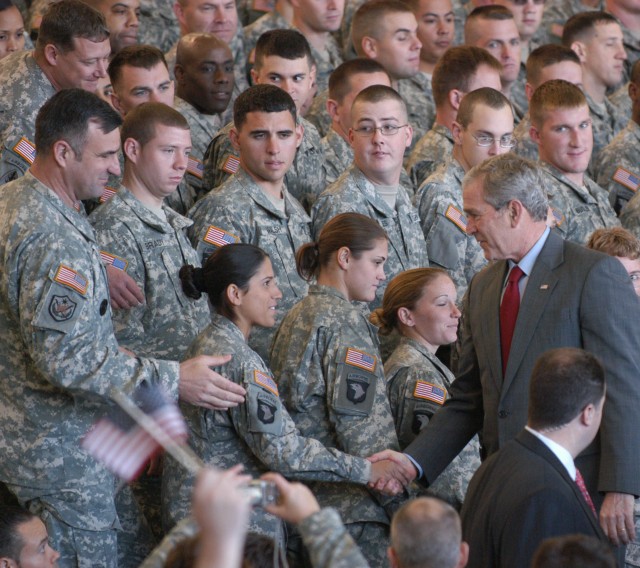 President visits Fort Campbell, 101st