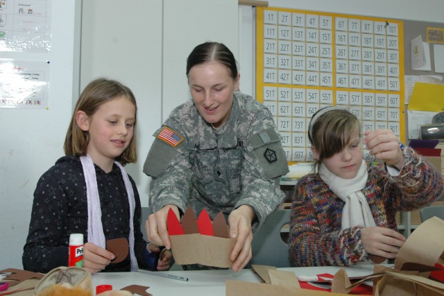 BOSS teaches German students holiday practices, students practice English