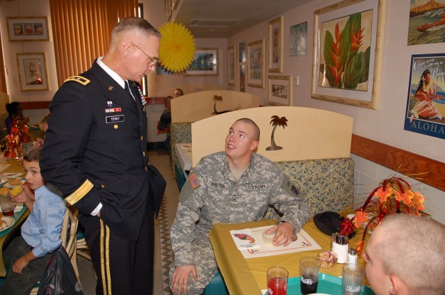 Fort Bliss DFAC celebrates holiday