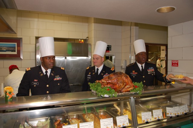 Fort Bliss DFAC celebrates holiday