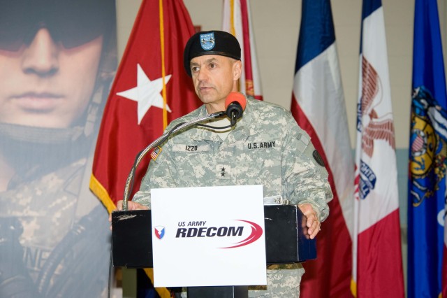 RDECOM hails new commander during change of command ceremony