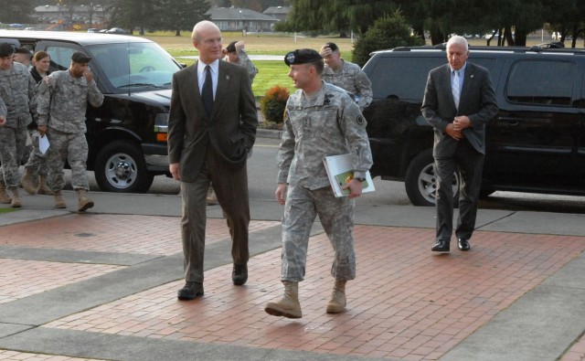 Secretary of the Army visits Fort Lewis
