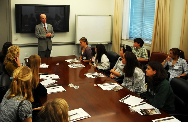 Secretary Geren speaks with students